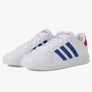 Adidas Grand Court 2.0 size 5 big kids